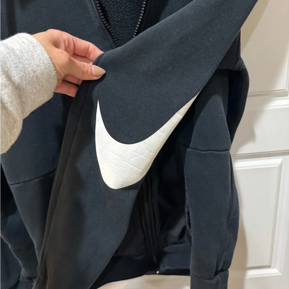 Nike Men's Black Zip-Up Sweater